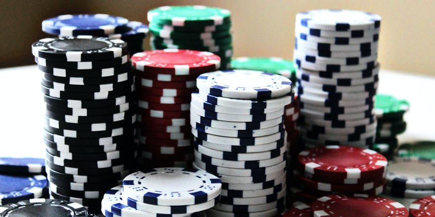 Should I bet high or low stakes?